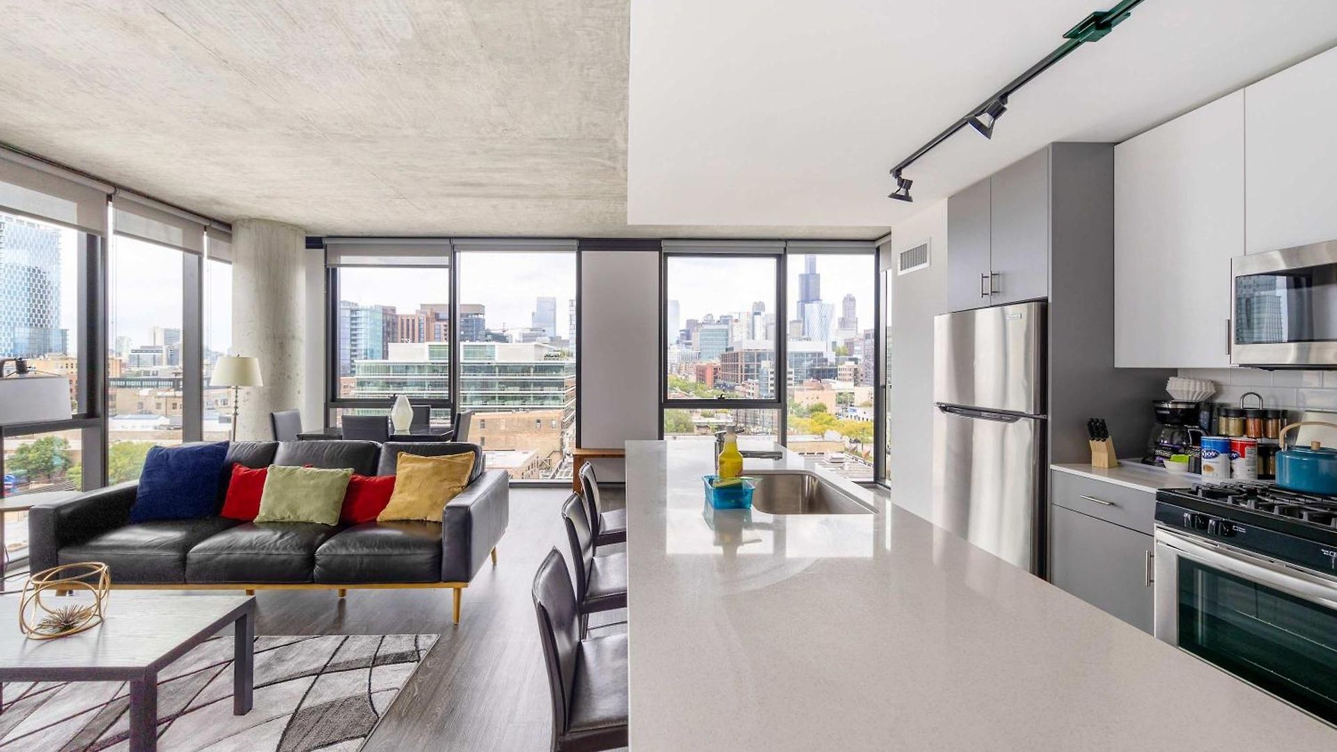 Sophisticated 3br - New Modern And Luxurious Apartment *