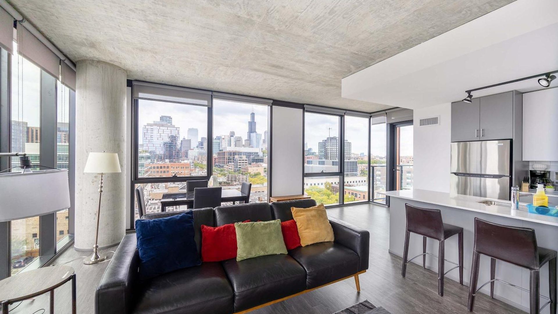 Sophisticated 3br - New Modern And Luxurious *