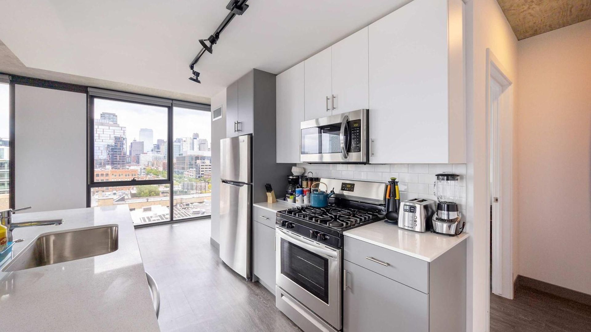 Apartment Sophisticated 3br - New Modern And Luxurious