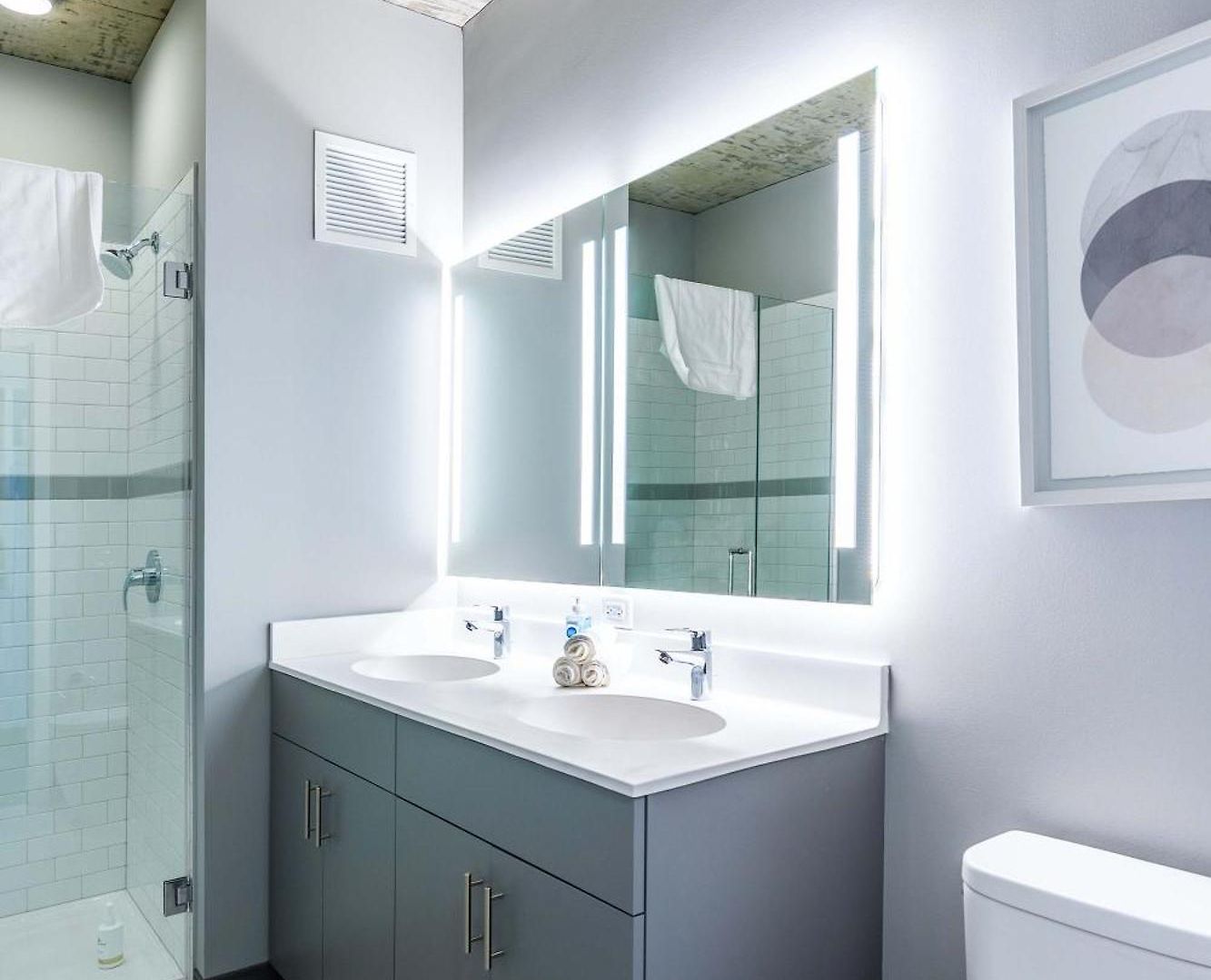 Freshly Minted 2br - Elegance & Comfort In Apartment