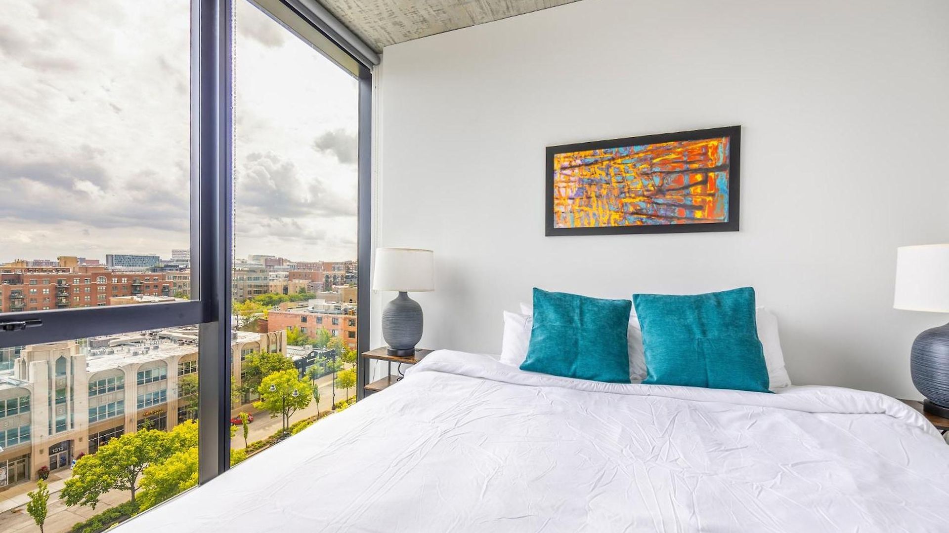 Freshly Minted 2br - Elegance & Comfort In