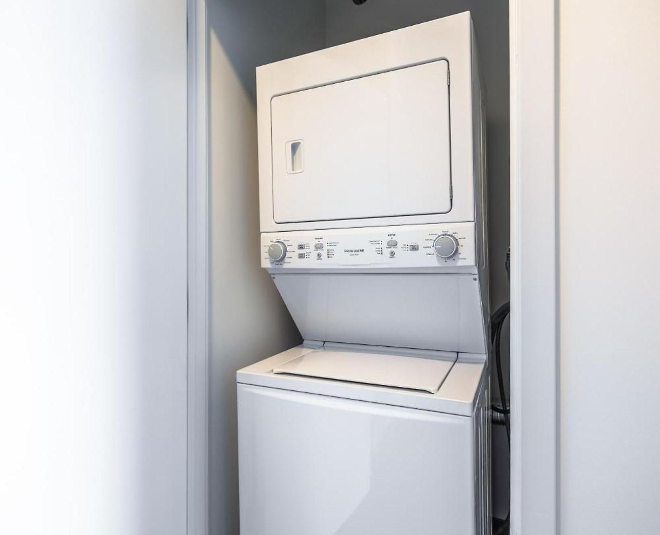 Freshly Minted 2br - Elegance & Comfort In Chicago