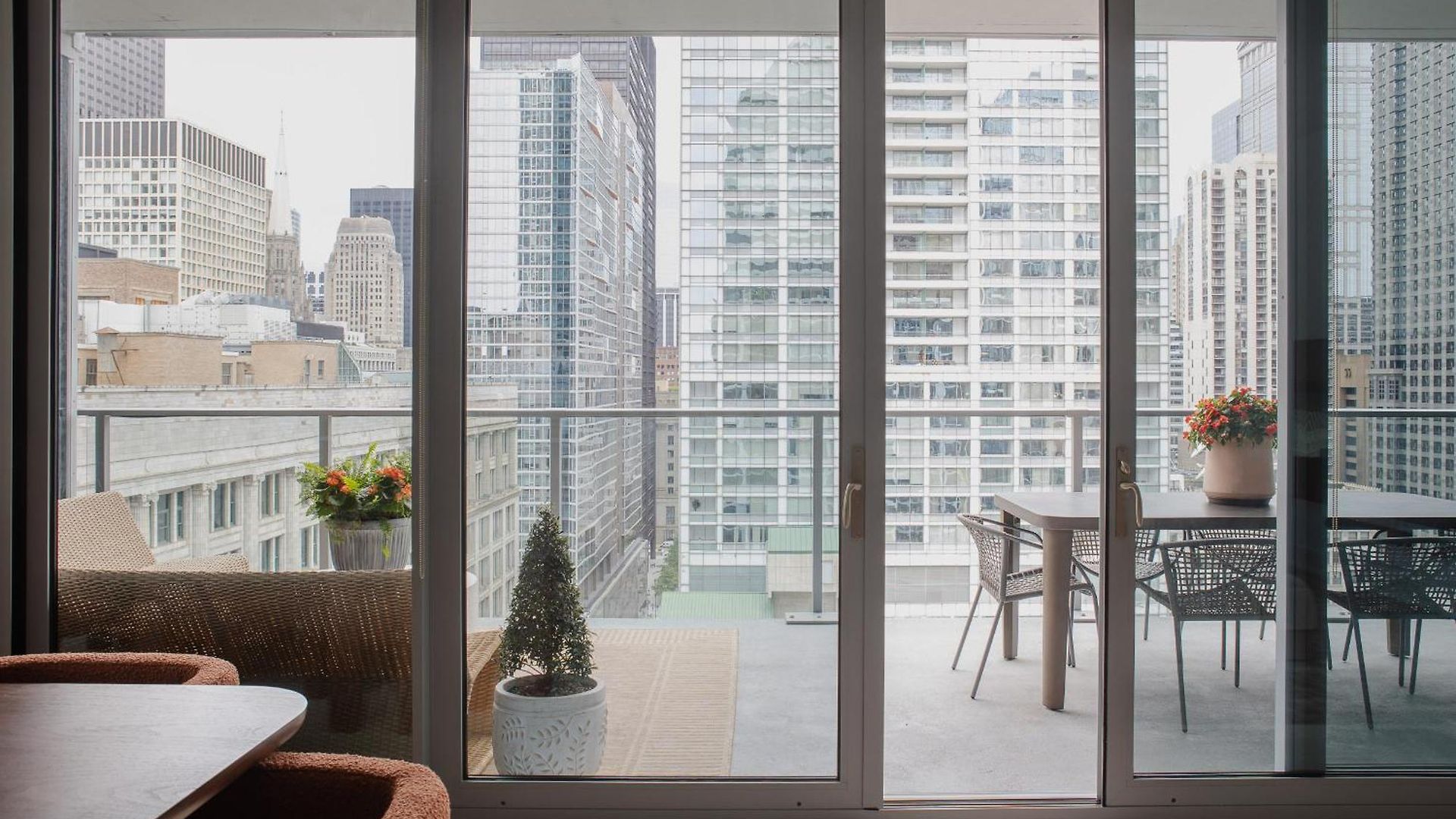 Premier Penthouses And With Captivating Views Of Millennium Park *