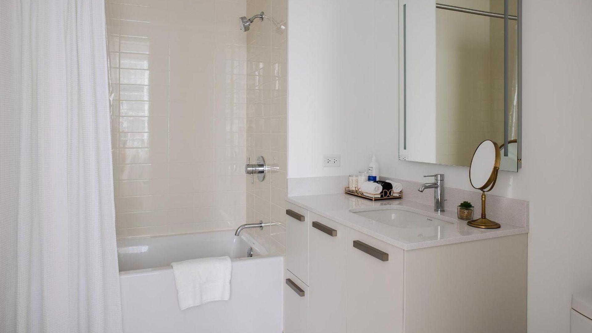 Premier Penthouses And With Captivating Views Of Millennium Park *