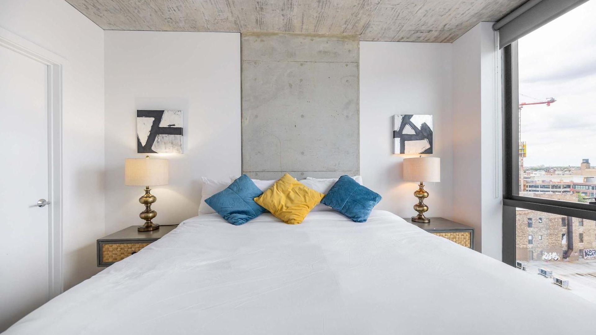 Sophisticated 3br - New Modern And Luxurious *