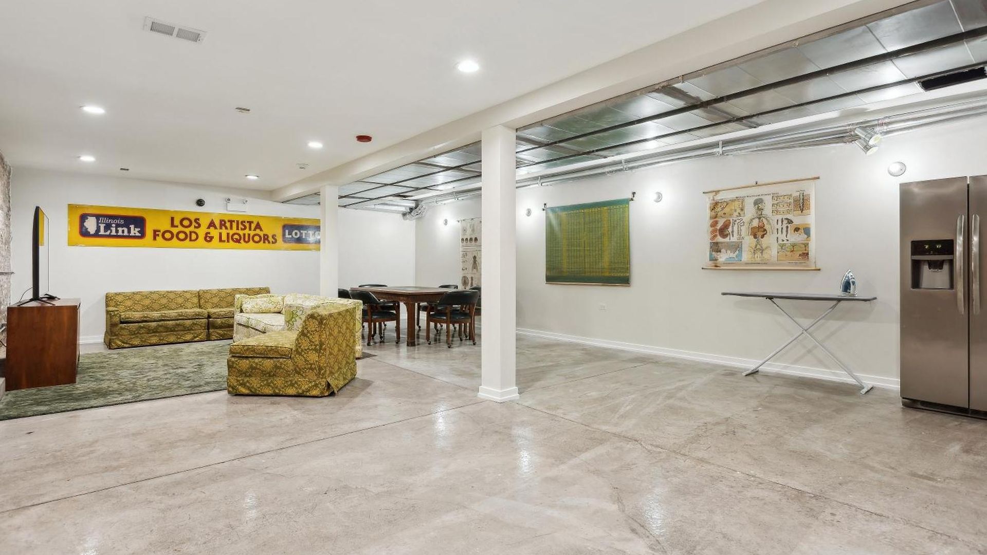 Logan Square Sro Hotel 2*