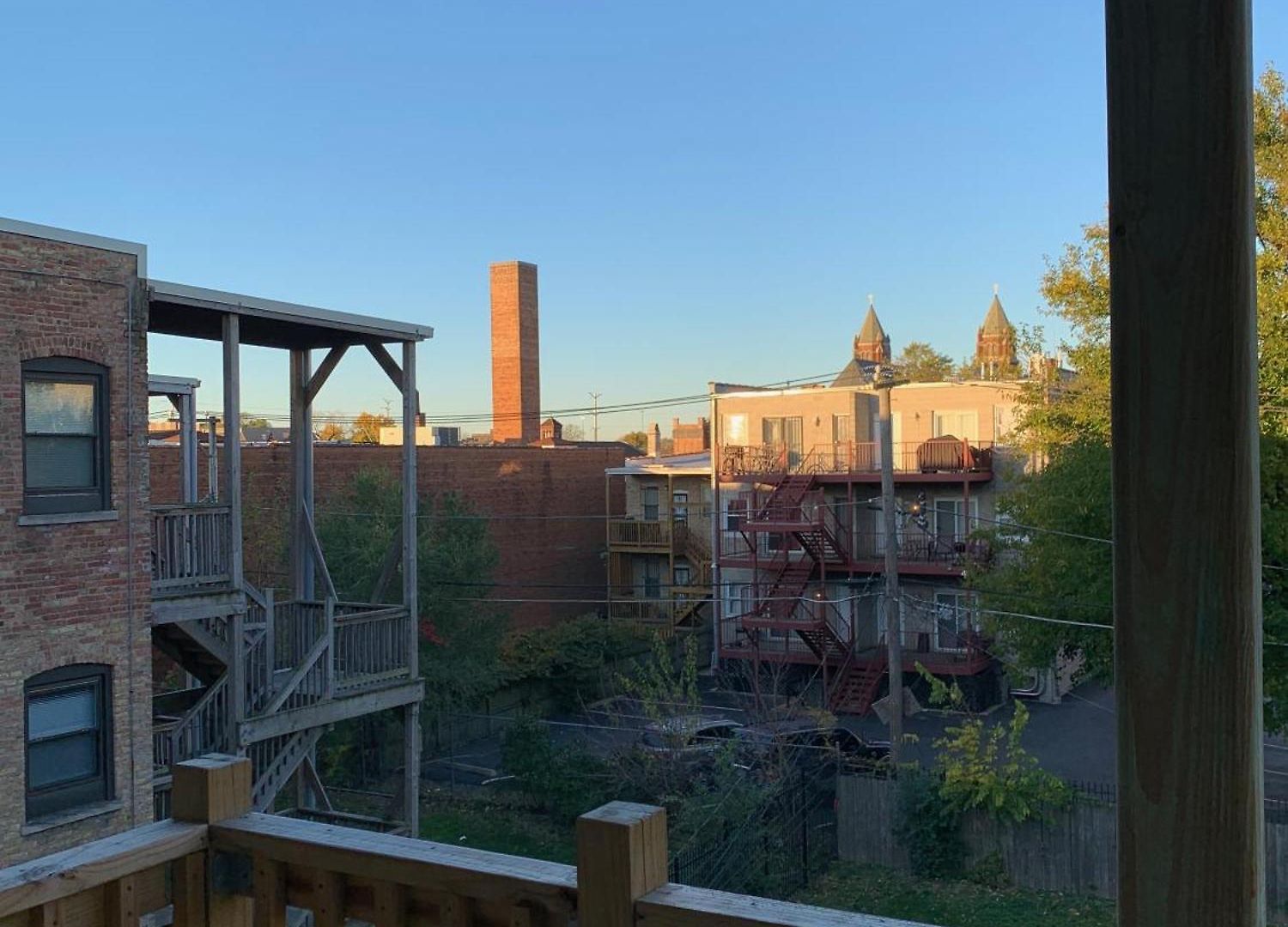 Entire With Private Balcony *