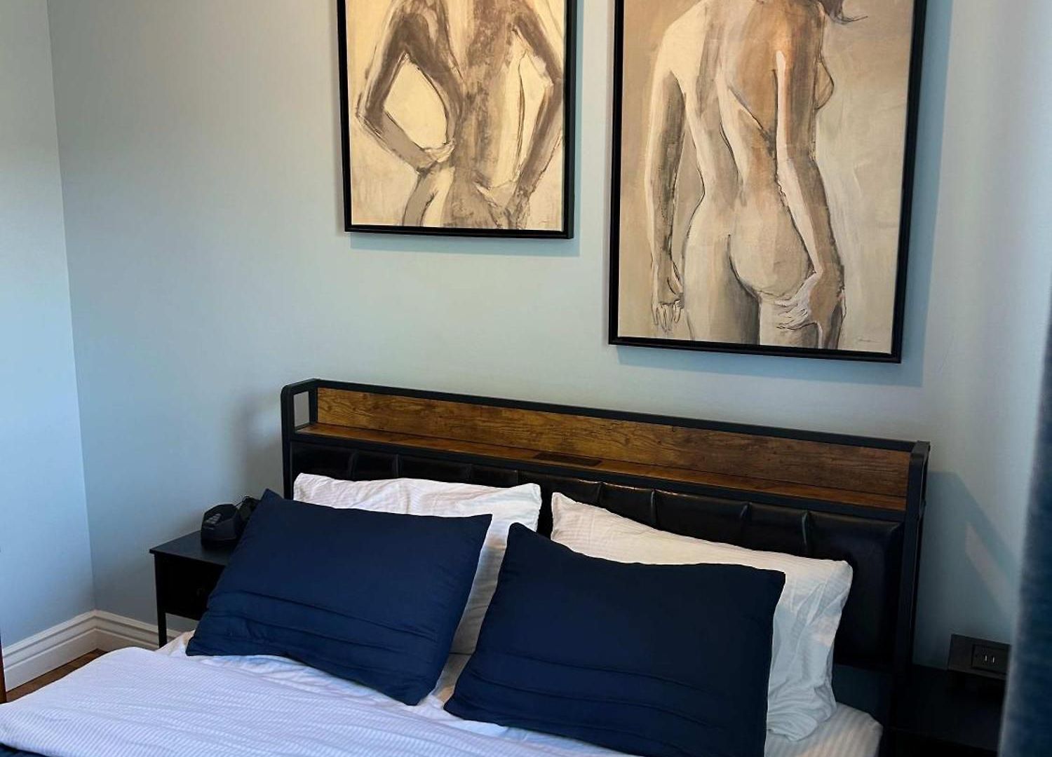 Blue In Dorothy's Bed & Breakfast