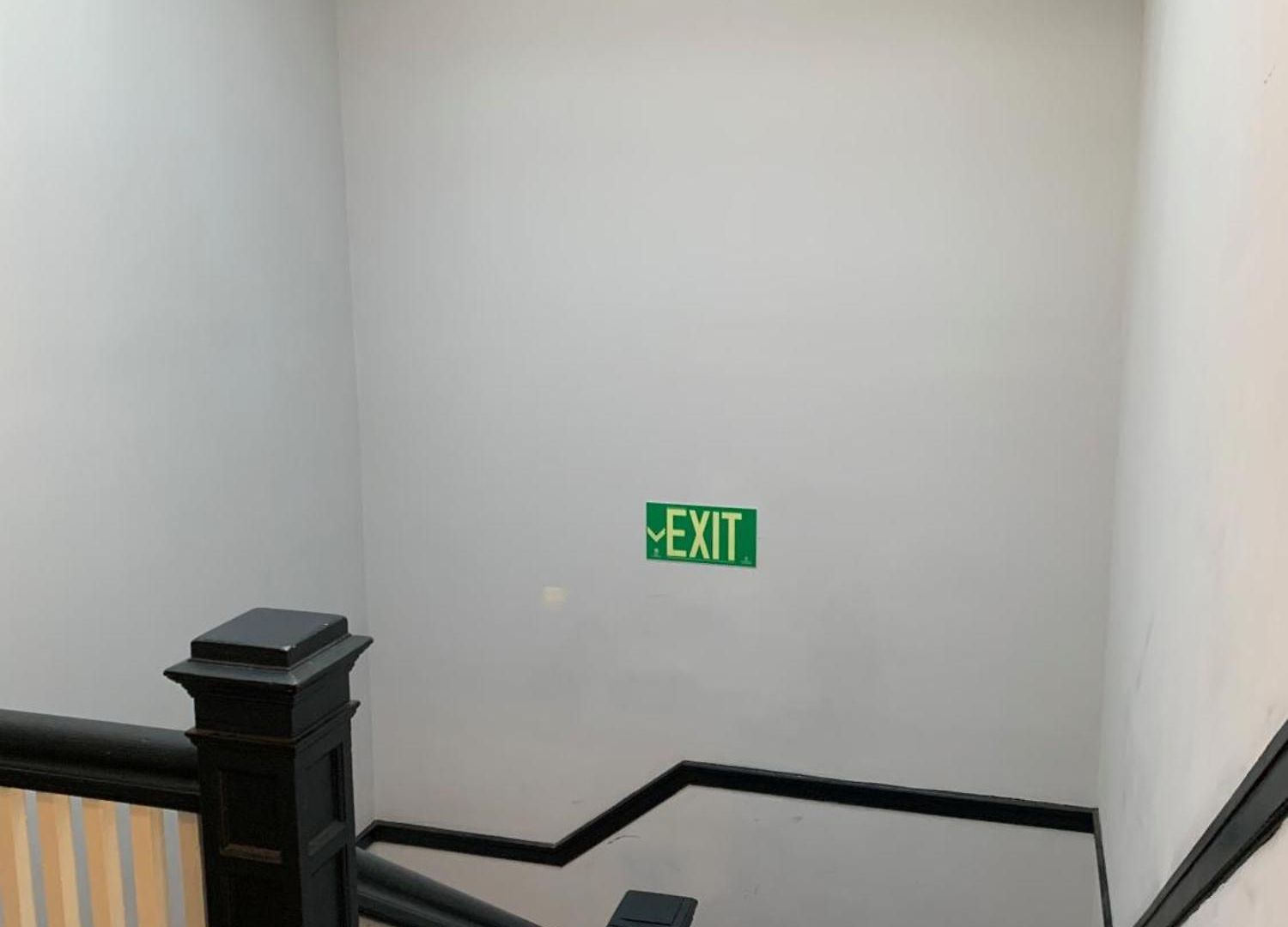 Entire With Private Balcony Apartment *