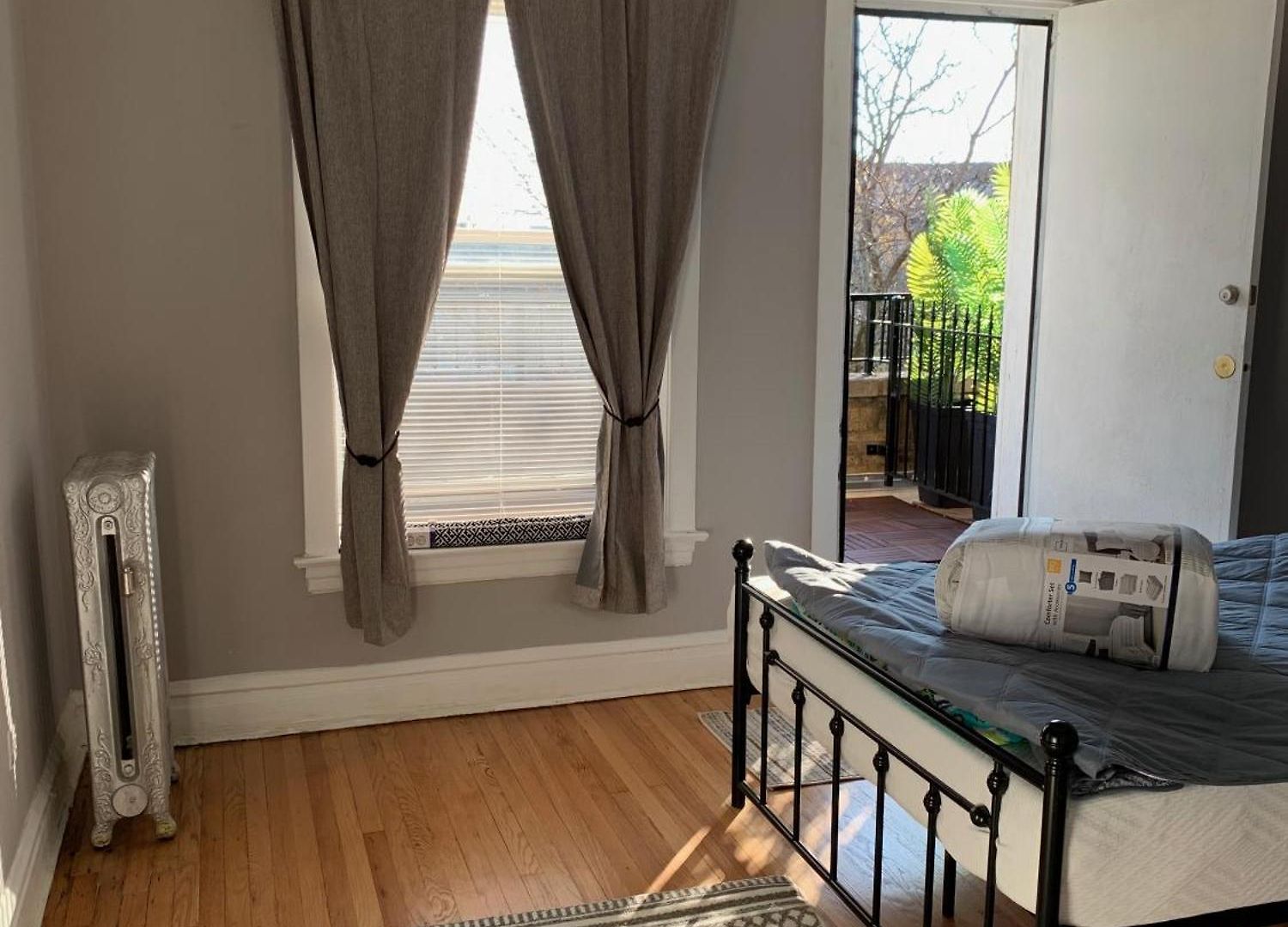 Apartment Entire With Private Balcony *