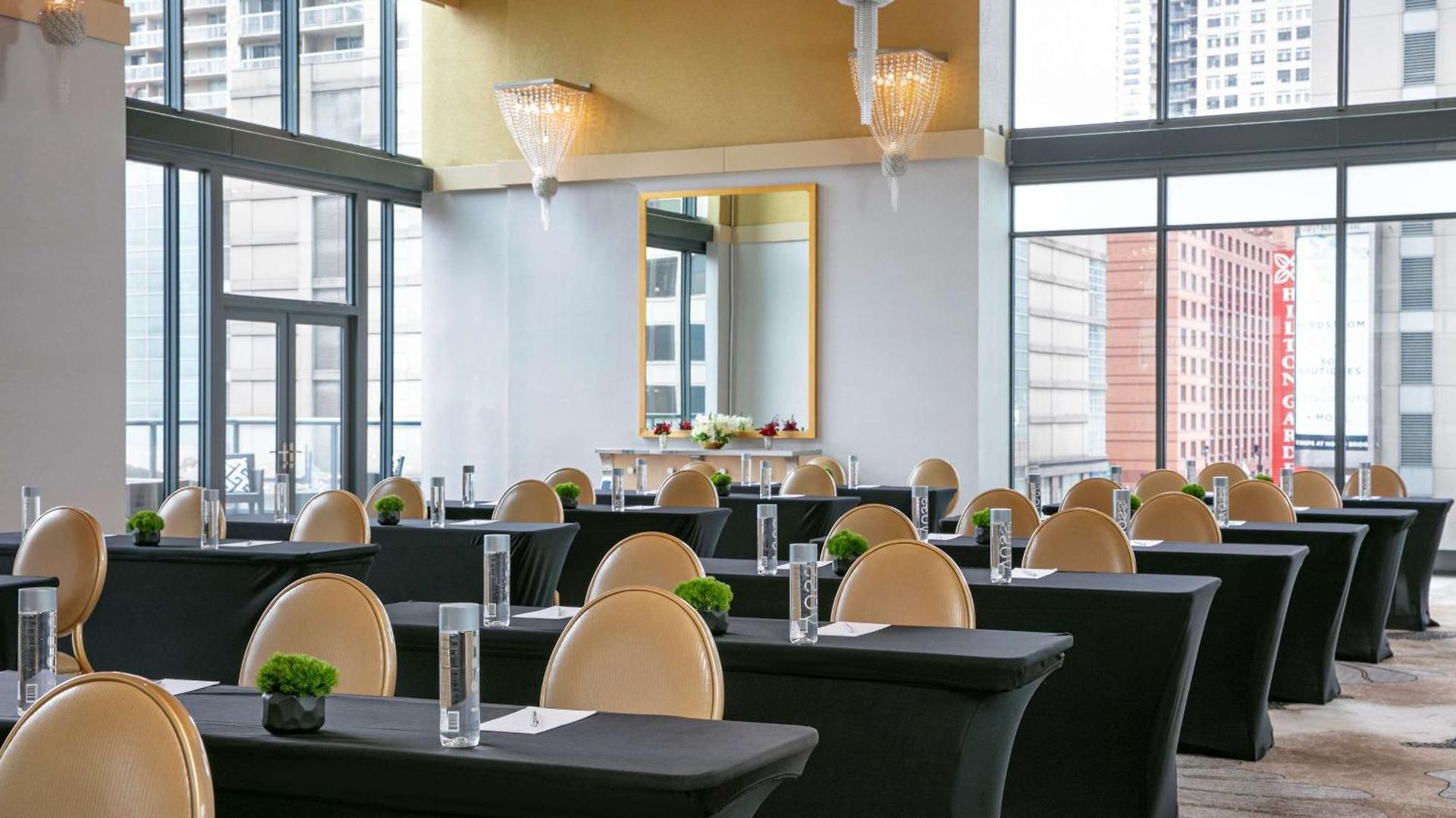 Hotel The Royal Sonesta River North 4*