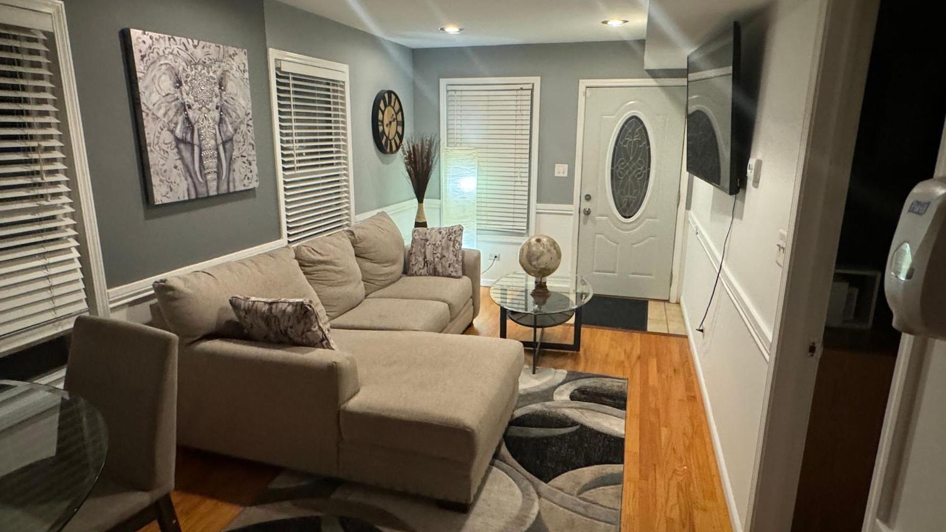 Cozy 4bd House Fireplace And Pond Chicago