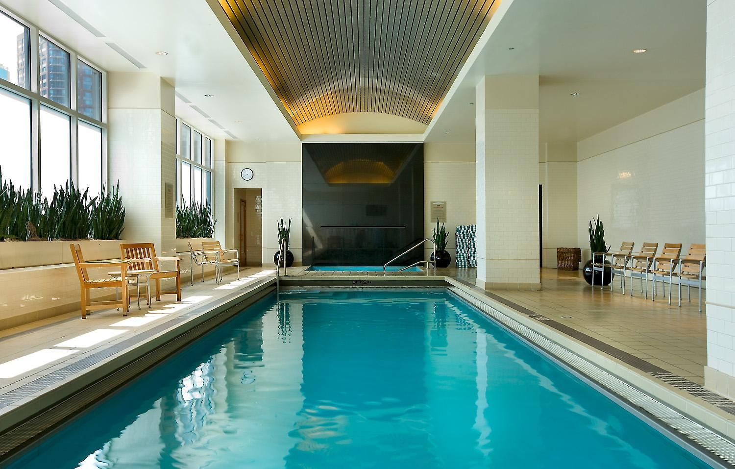 Embassy By Hilton Downtown Magnificent Mile 4*
