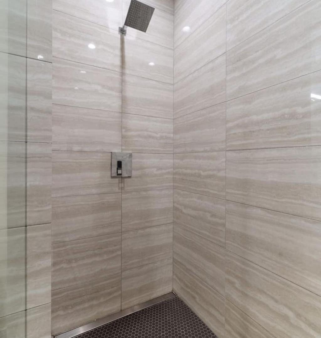 Stunning 5br In Heart Of With 2 Rooftops *