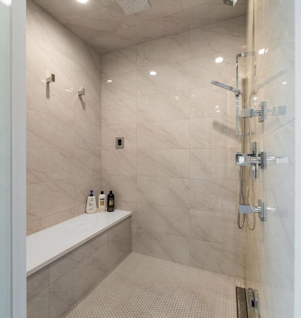 Stunning 5br In Heart Of With 2 Rooftops *