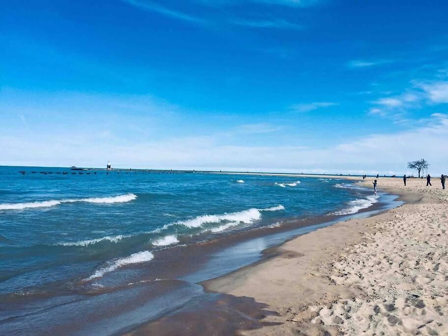 Entire In Heart Of Lincoln Park & Sea And Apartment