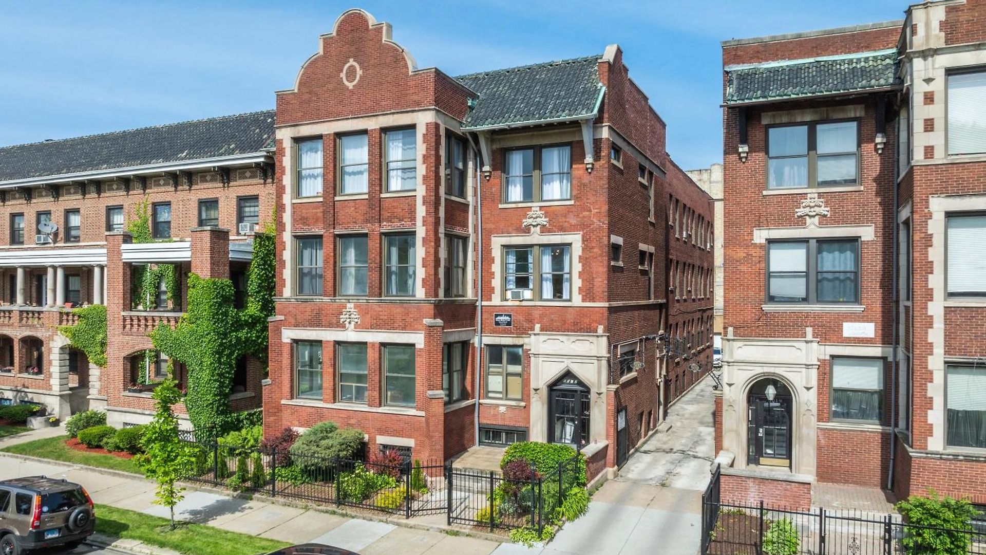 Drexel Apartments, Downtown Hyde Park * Chicago