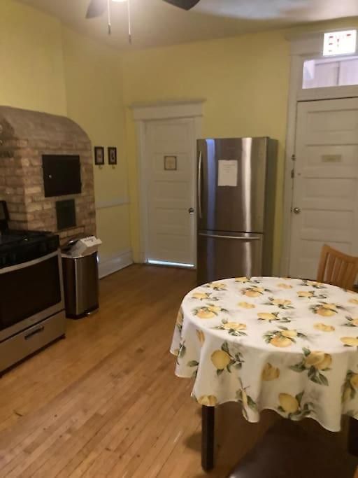 Private With Full Size Bed In Lakeview - 3c Bed & Breakfast