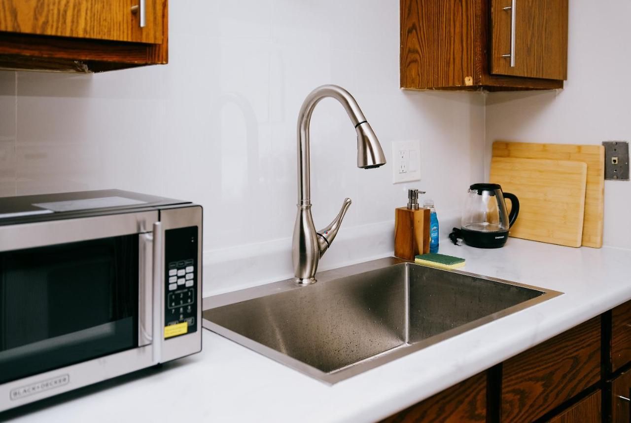 Near O'hare • Personal Gym & Balcony • Safe Area Apartment
