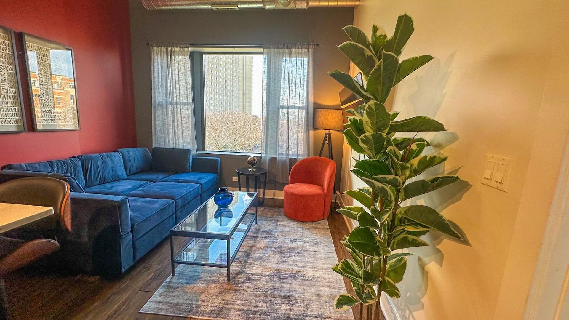 Cozy 420-friendly 3br Modern With Optional Parking Near Mccormick Place, Museum Campus And Soldier Field
