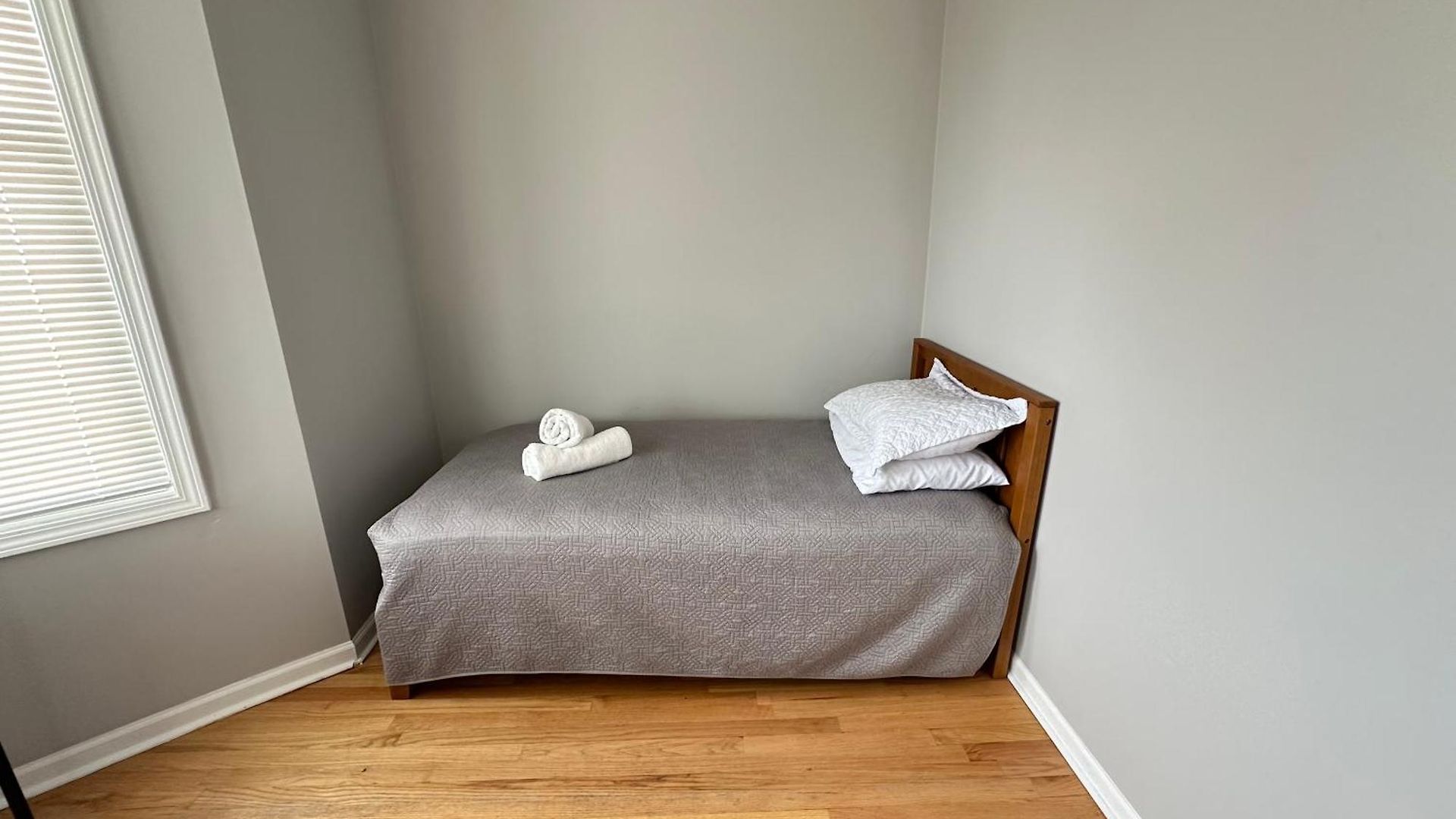 Homestay Wonderful Close To Downtown - Free Parking *