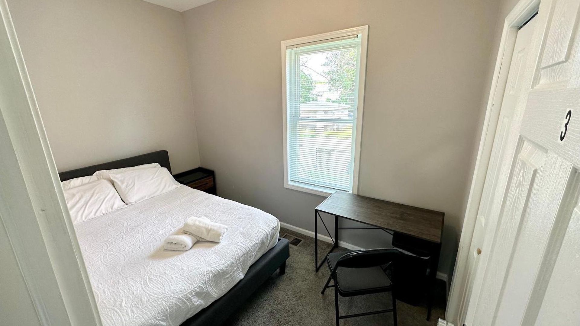 Homestay Wonderful Close To Downtown - Free Parking *