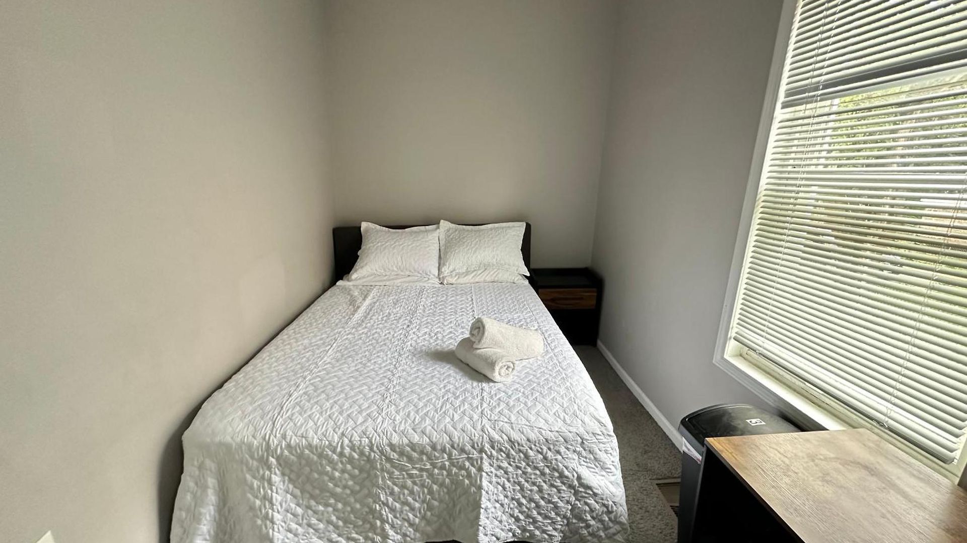 Wonderful Close To Downtown - Free Parking