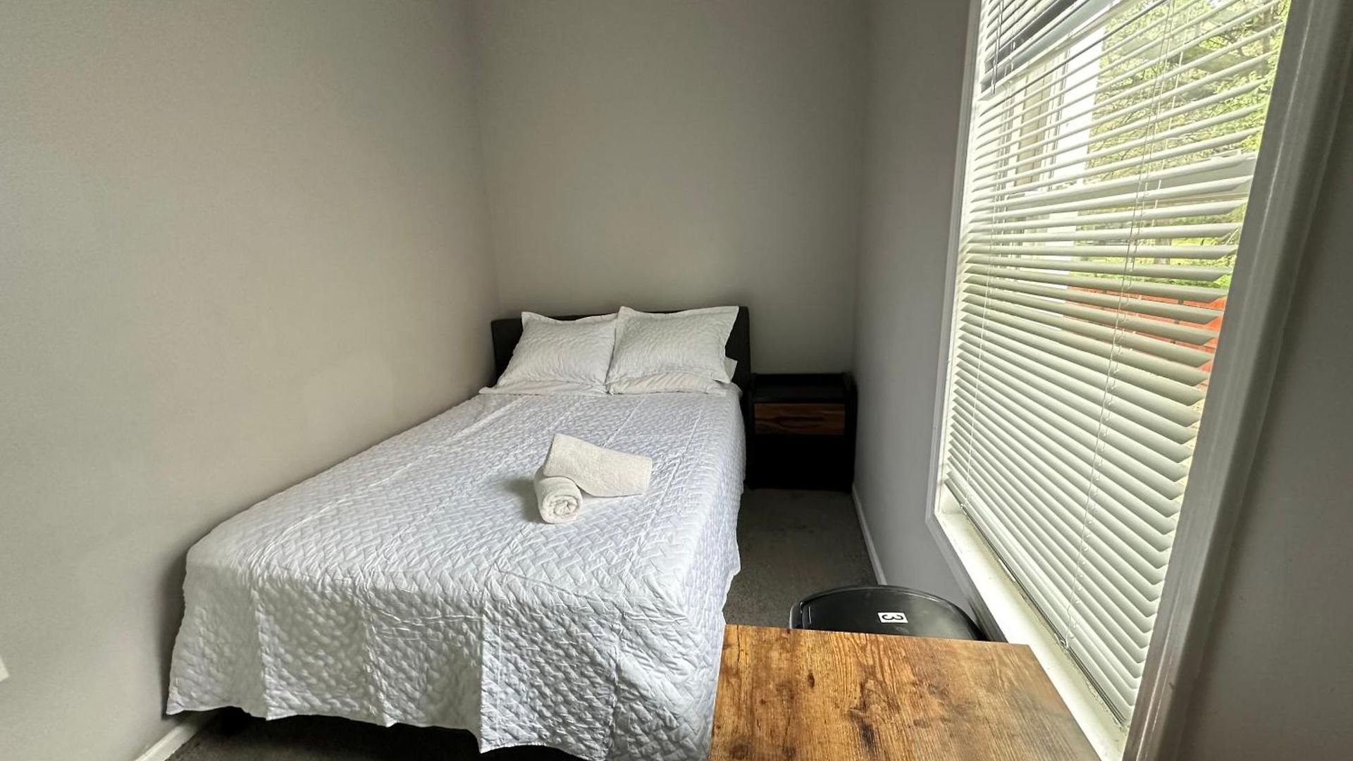 Wonderful Close To Downtown - Free Parking Homestay