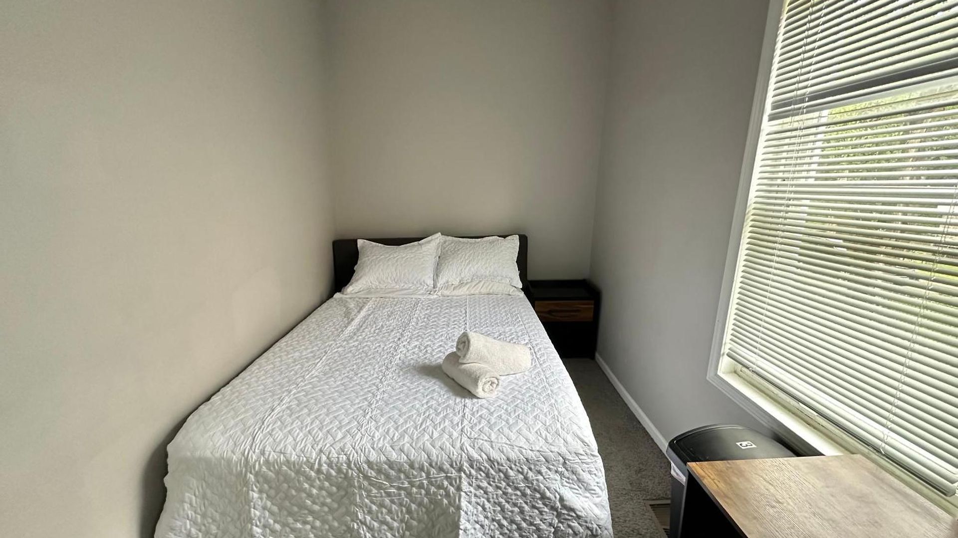 Homestay Wonderful Close To Downtown - Free Parking