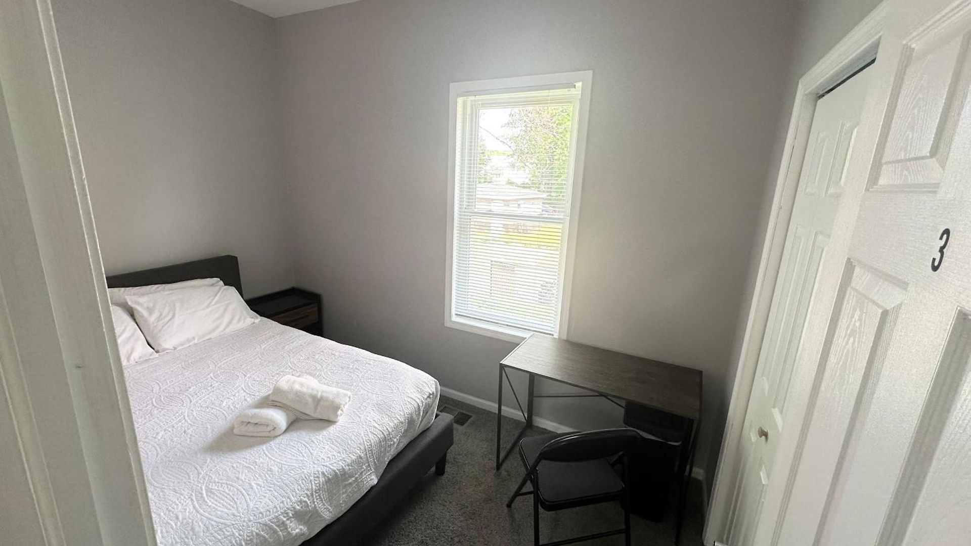 Wonderful Close To Downtown - Free Parking Homestay *