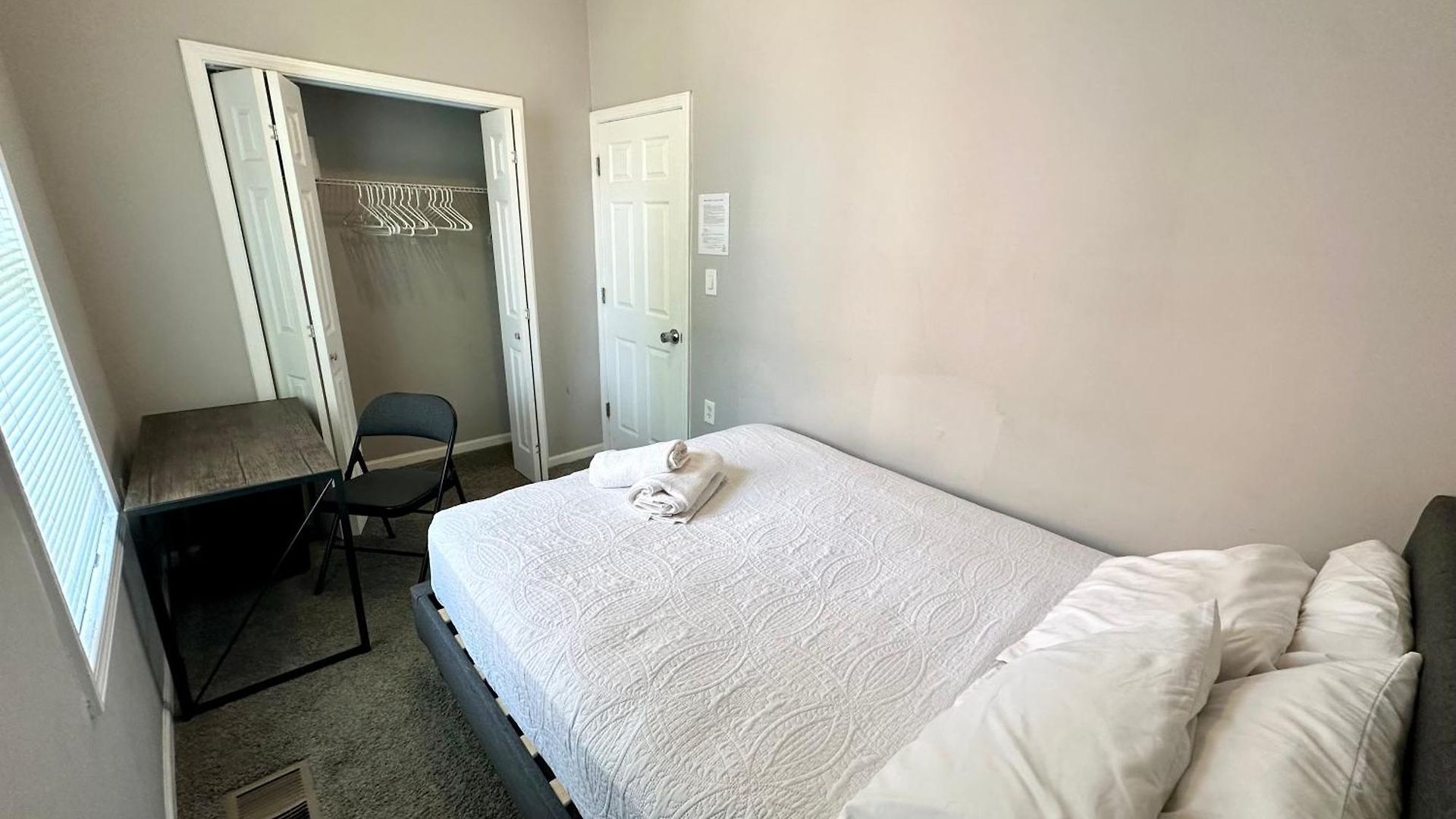 Homestay Wonderful Close To Downtown - Free Parking