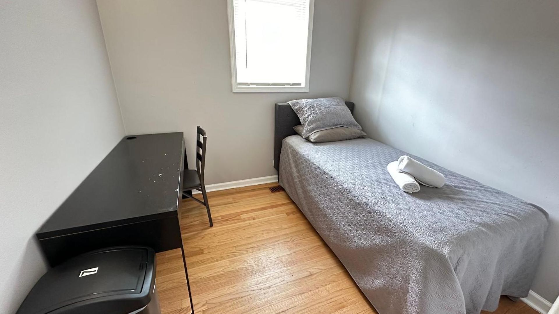 Wonderful Close To Downtown - Free Parking Homestay *