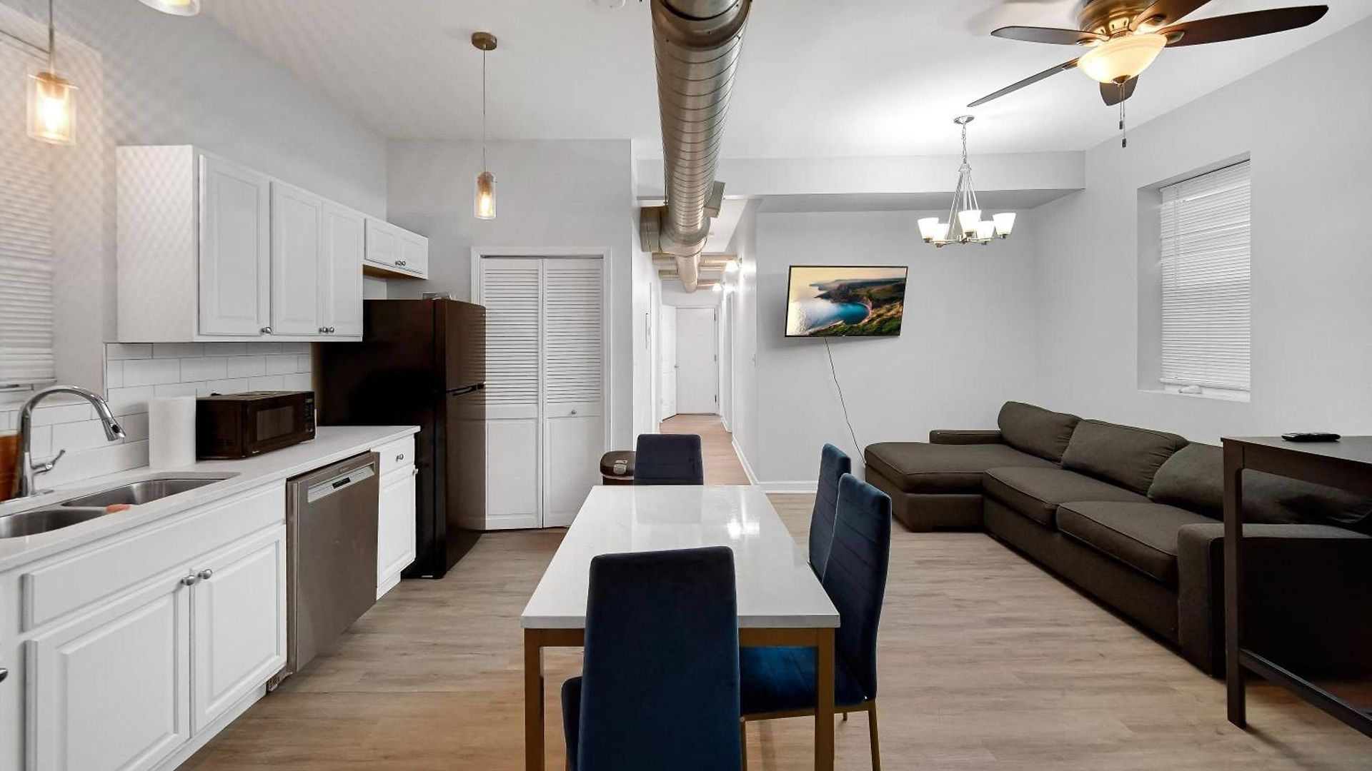 Heart Of 4 Bedroom Apartment
