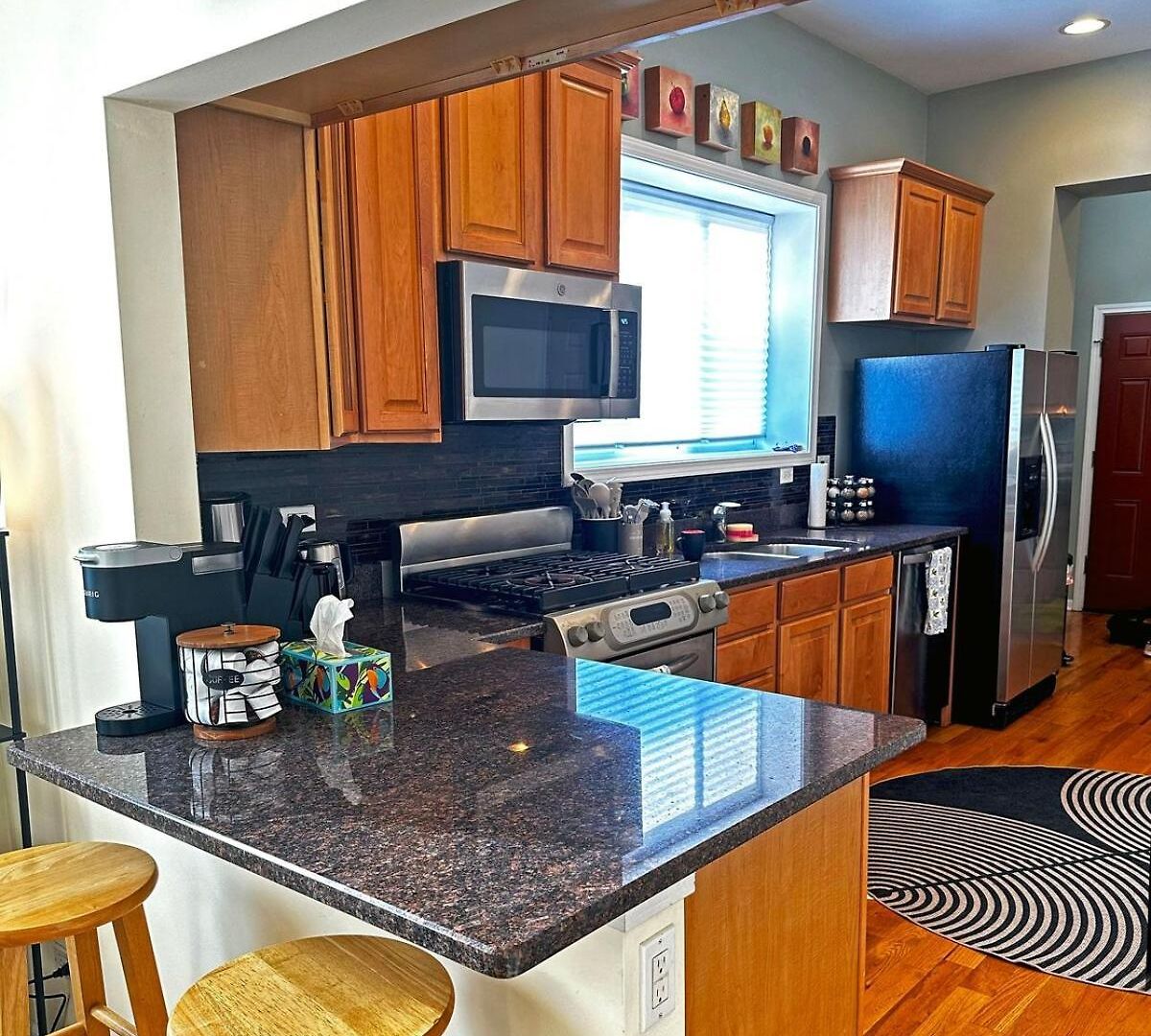 Spacious And Modern 3bd 2ba Home- Garage Parking! * Chicago