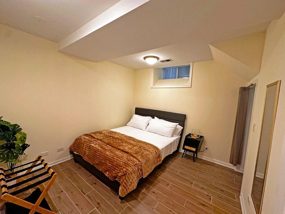 Spacious And Modern 3bd 2ba Home- Garage Parking! Apartment