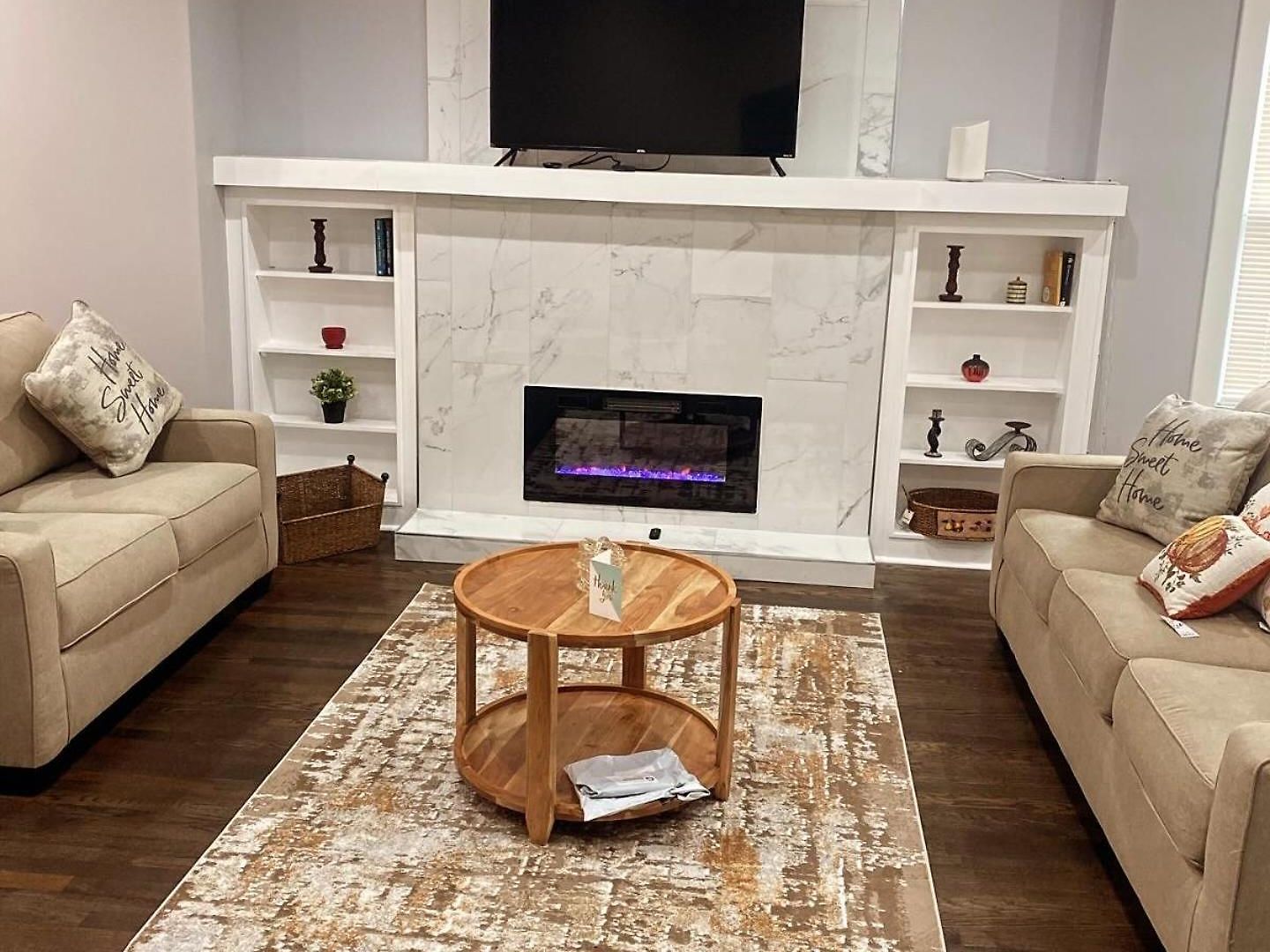 Charming 5 Bedrooms 2 Bathrooms *