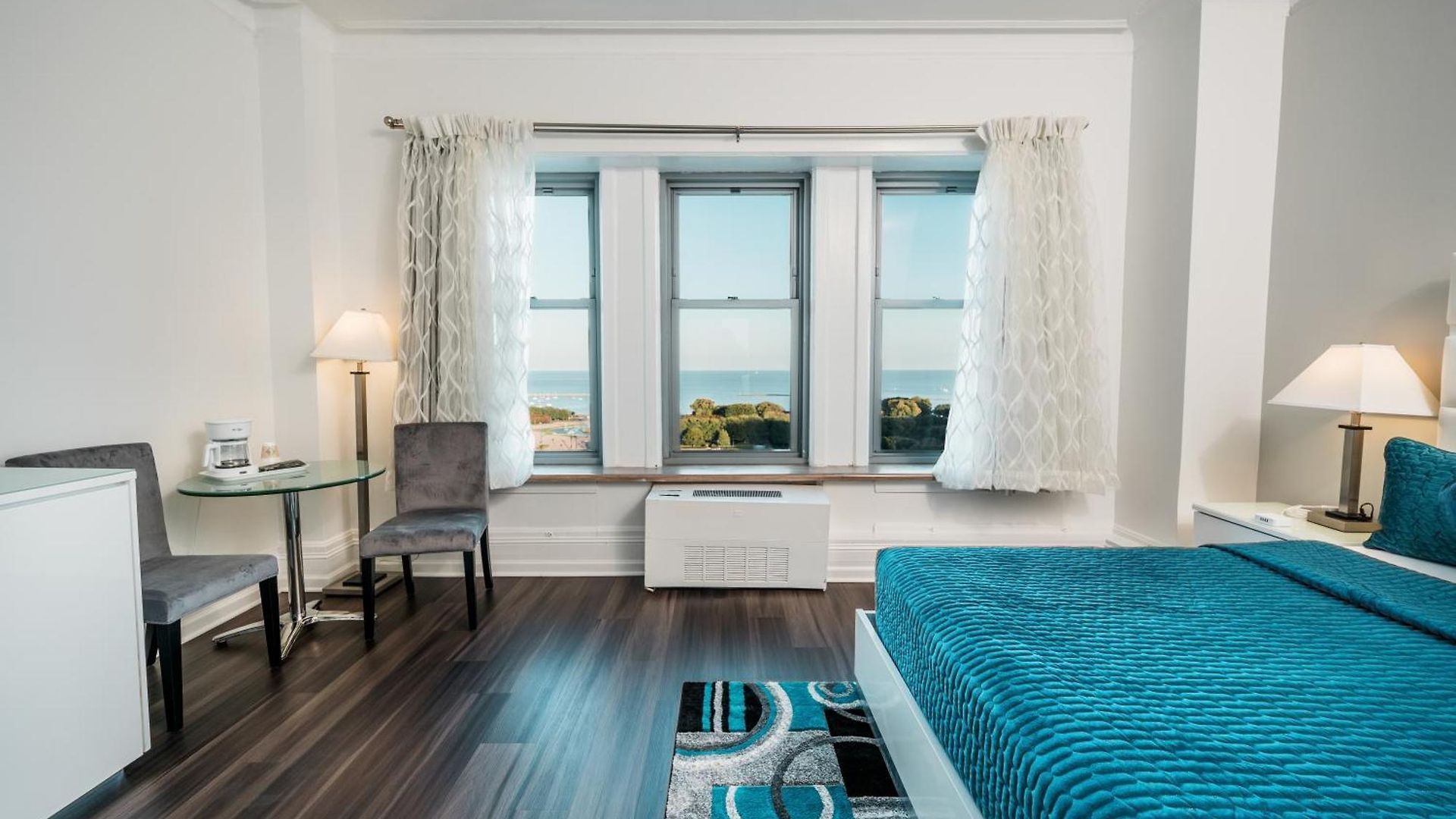 Hotel Congress Plaza 3*