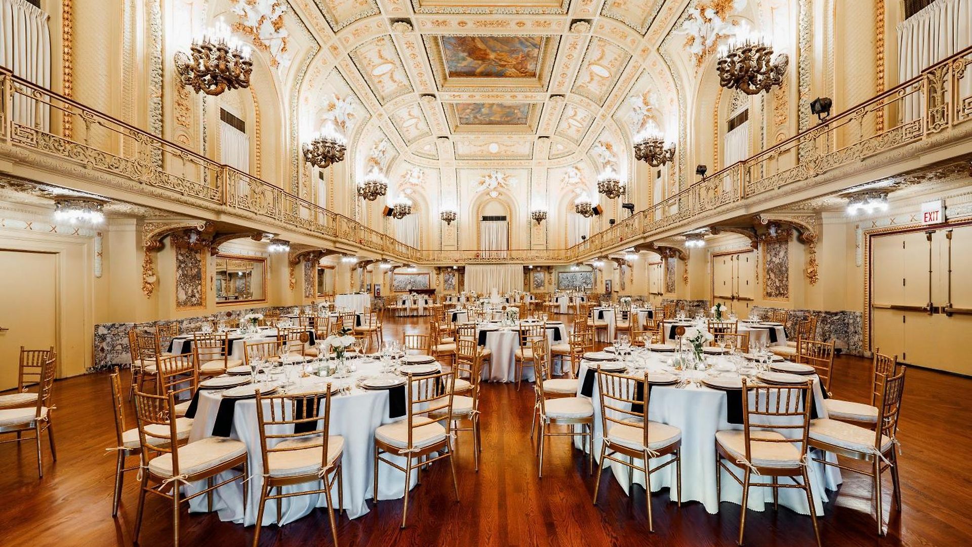 Hotel Congress Plaza 3*