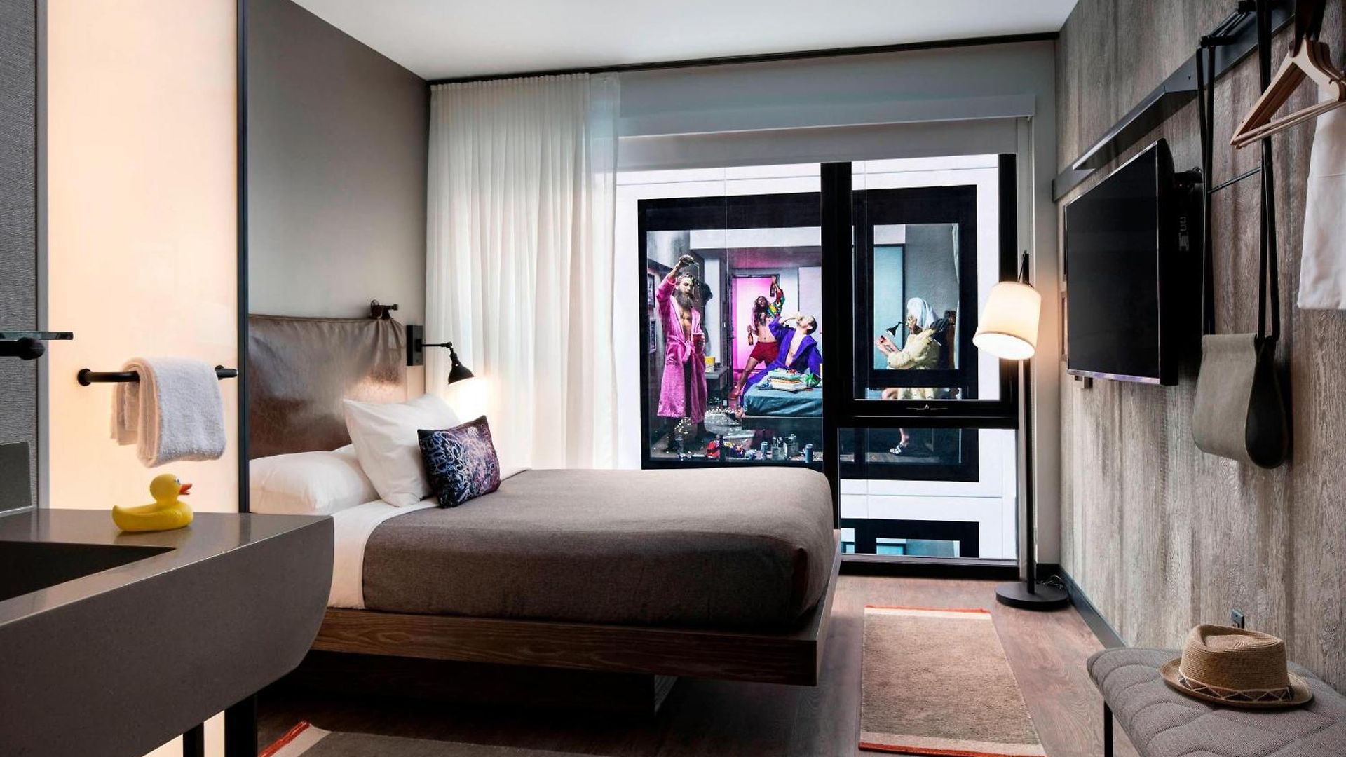 Moxy Downtown Hotel