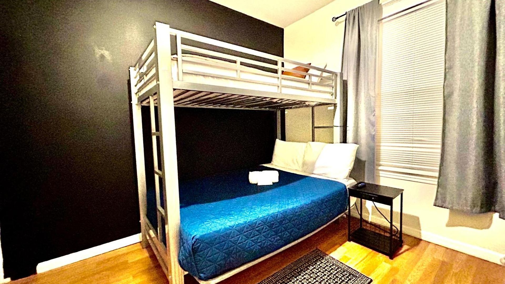 Hostel Stay Chicago *
