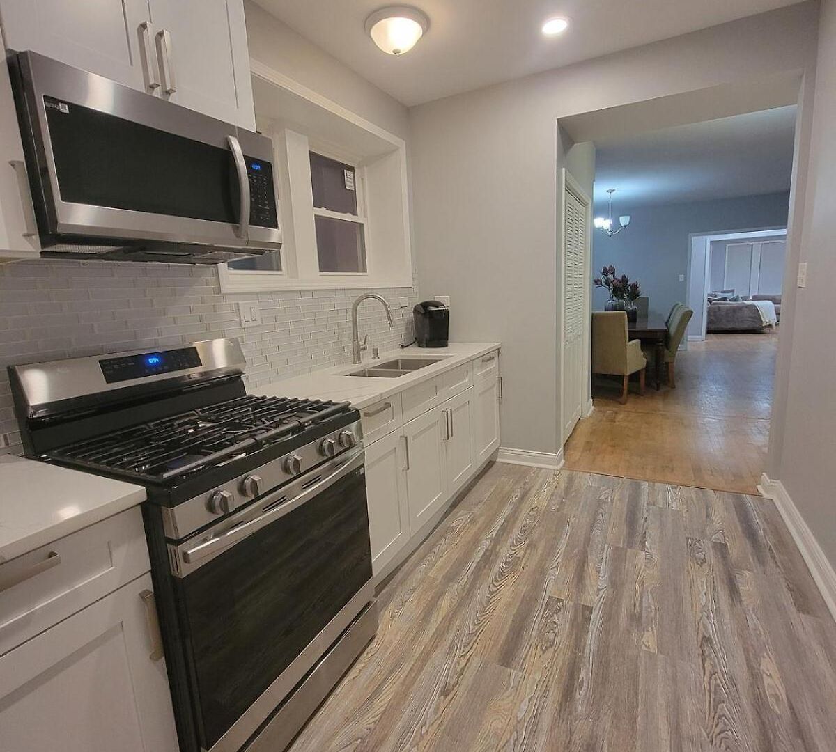 Beautiful Big 3 Bedroom Quiet Near Downtown *