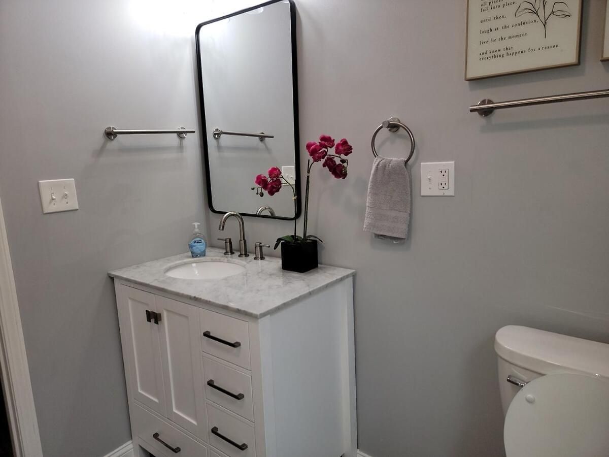 Beautiful Big 3 Bedroom Quiet Near Downtown Chicago
