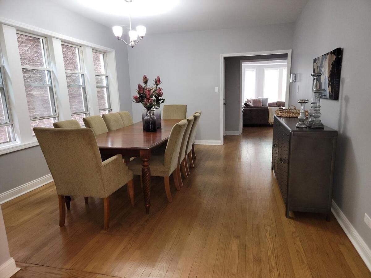 Apartment Beautiful Big 3 Bedroom Quiet Near Downtown Chicago