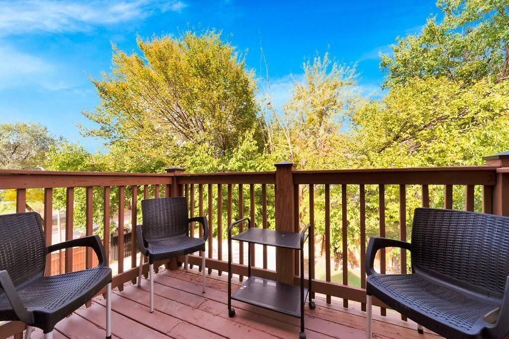 Beautiful 6-bedroom, Private Mansion With Hot Tub