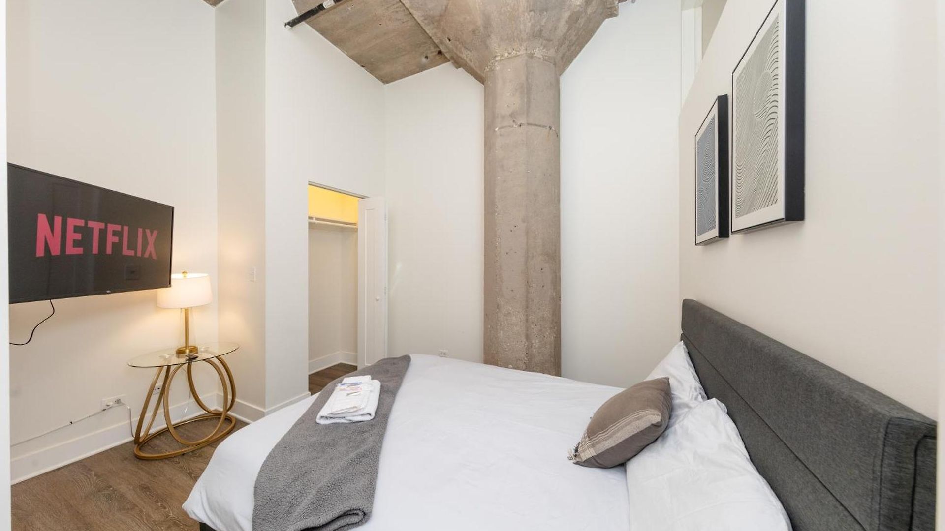 Slumber - Mccormick 3* Chicago