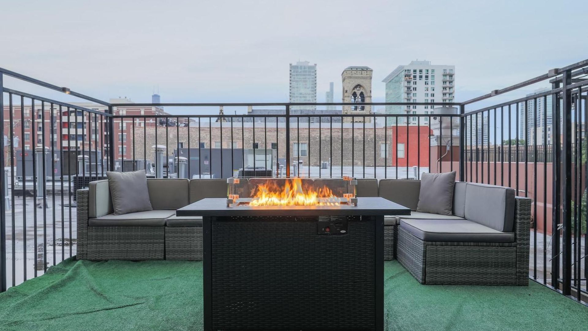 Slumber - Mccormick 3* Chicago