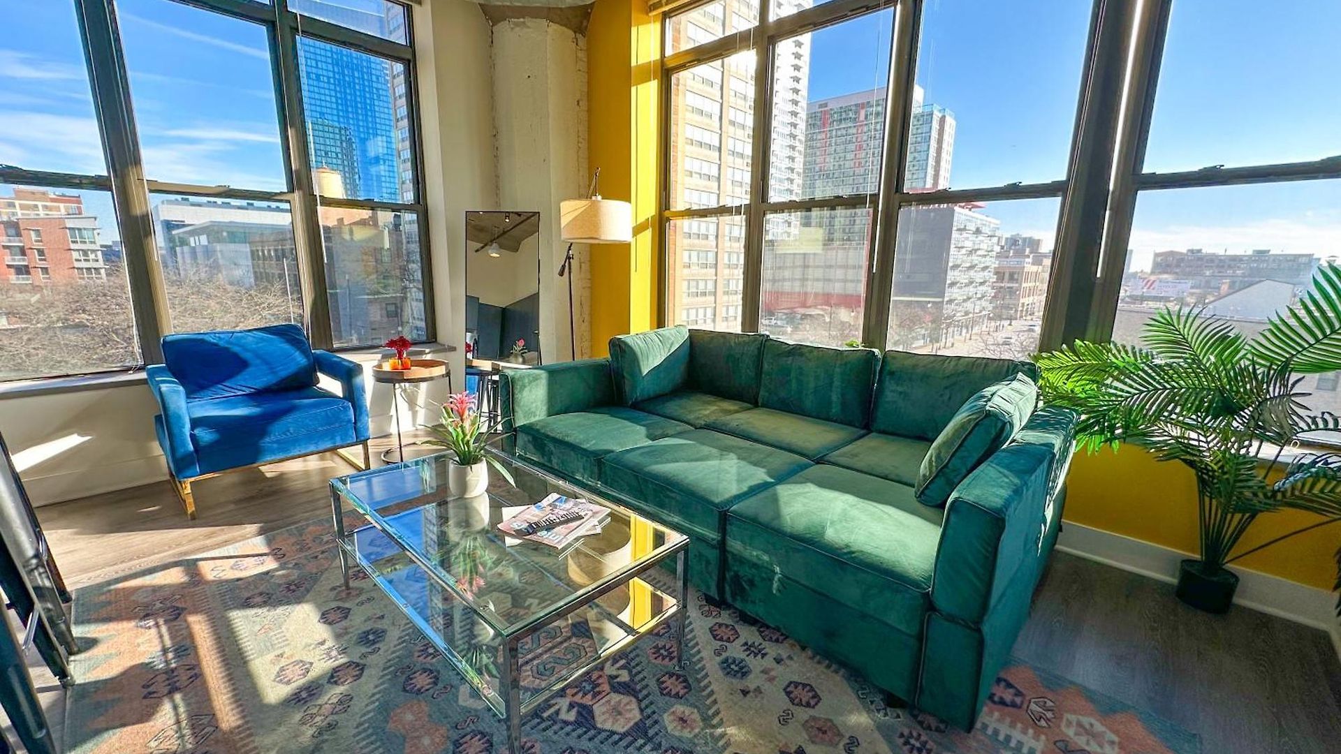 Apartment Bright 2br Luxury Corner With Optional Parking Sleeps 6 Guests Near Mccormick Place And Soldier Field Chicago