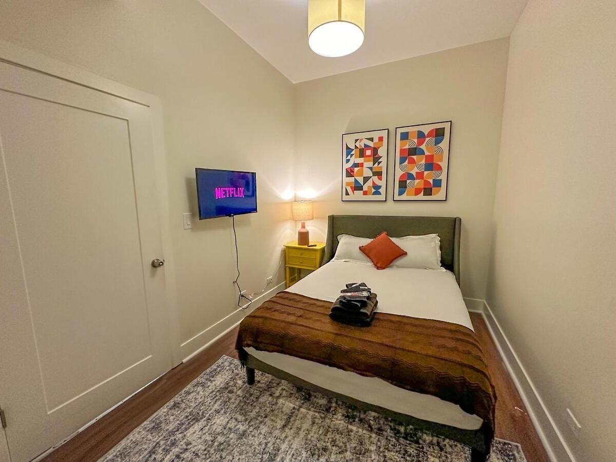 Spacious 420 Friendly 3br In South Loop Near Mccormick Place, Grant Park And Soldier Field With Optional Parking *