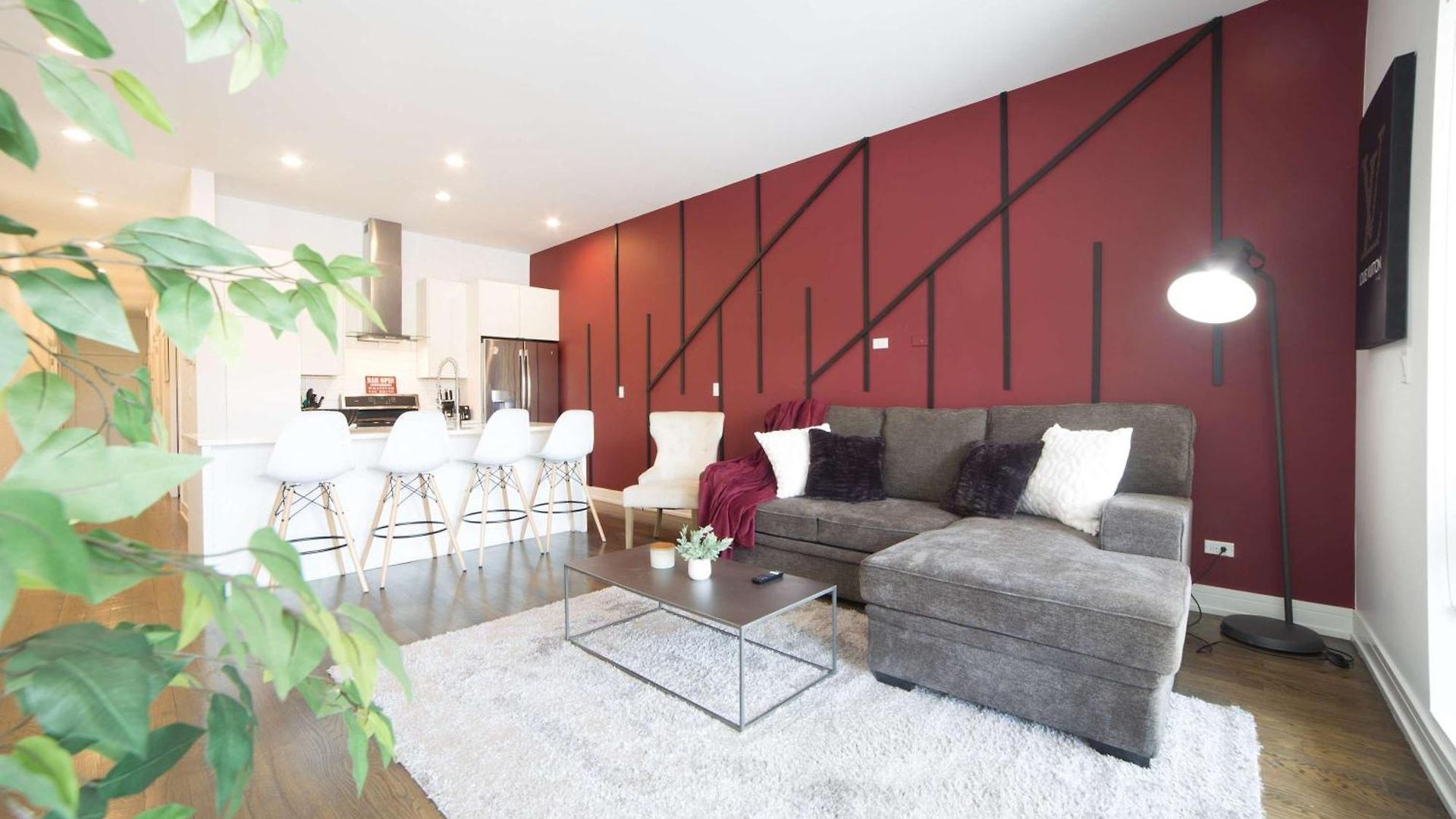Large 4-bedroom Upscale W Rooftop * Chicago