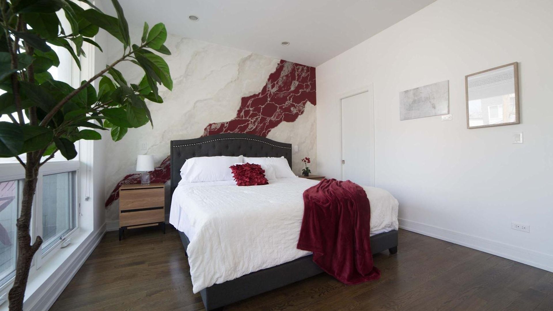 Apartment Large 4-bedroom Upscale W Rooftop
